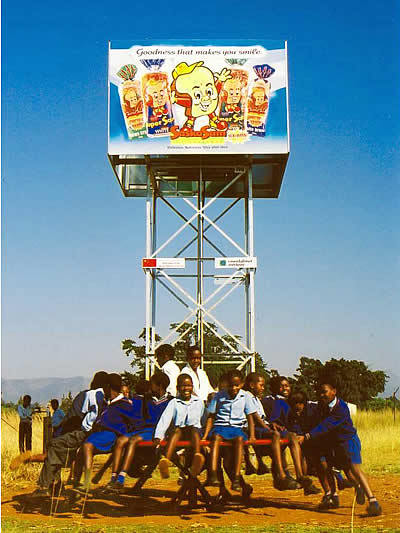 پمپ آب چرخ و فلکی در افریقا